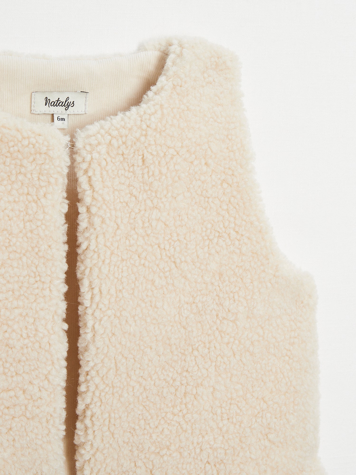 אפודה ללא שרוולים דמוי פרווה